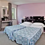 Hotel Mondial 3*