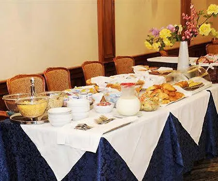 Mondial Hotell 3*