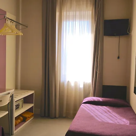 Mondial Hotel 3*