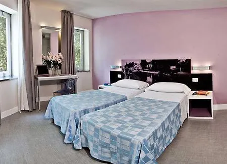 Hotel Mondial 3*